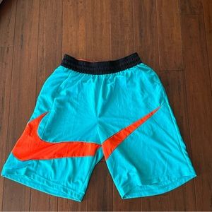 Nike shorts !